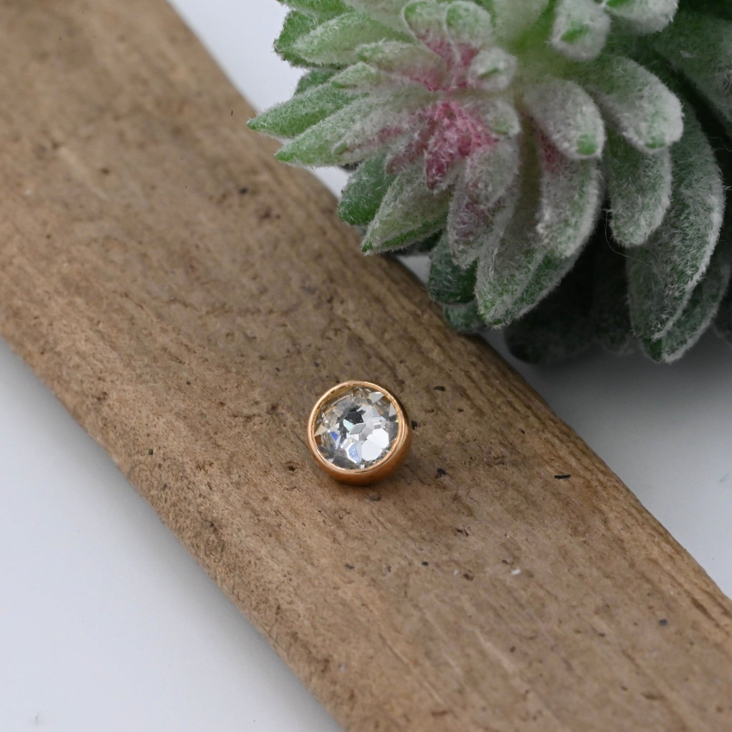 18K Gold Bezel Set Gem End - Agave in Bloom