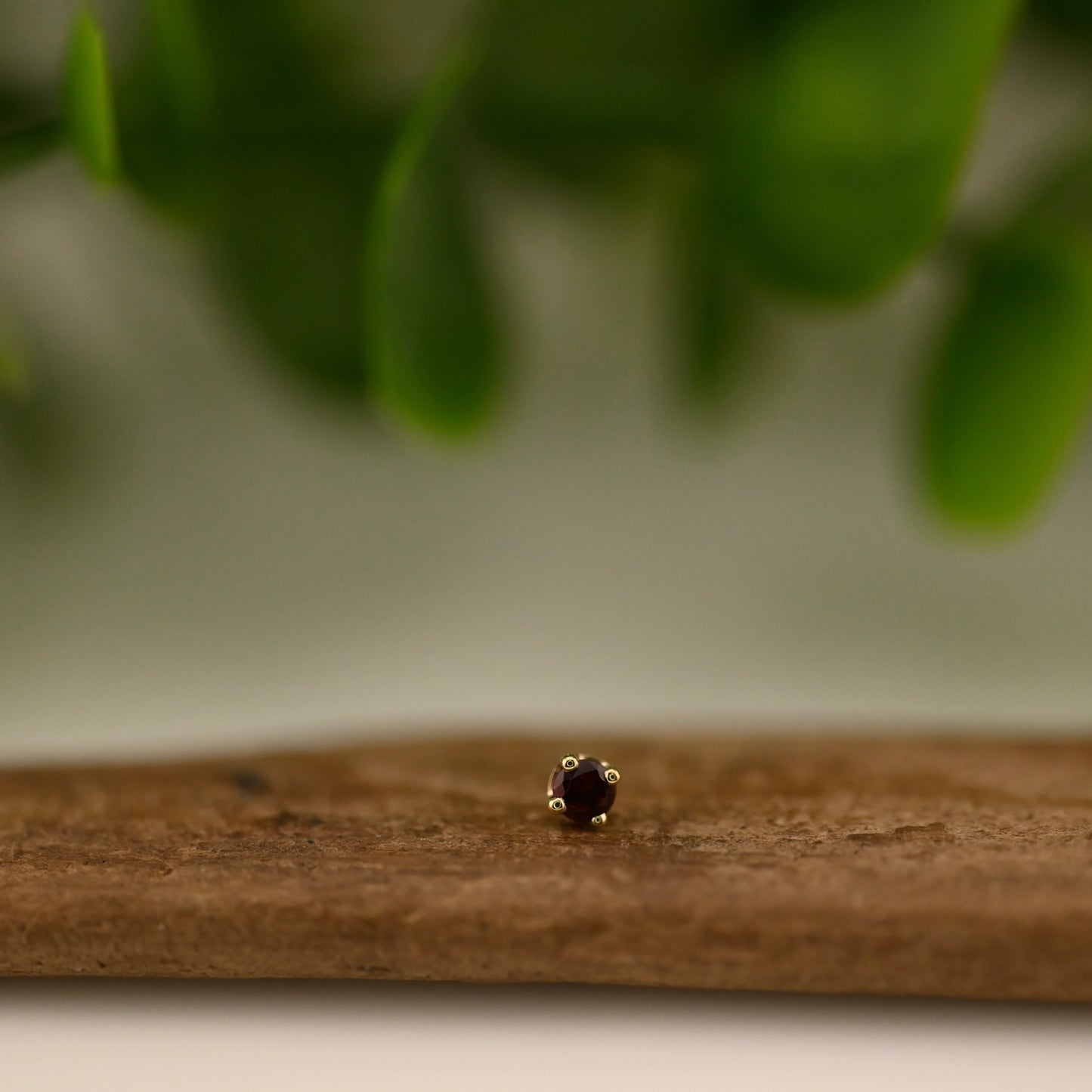 2.5mm Round 4 Prong  - Threadless