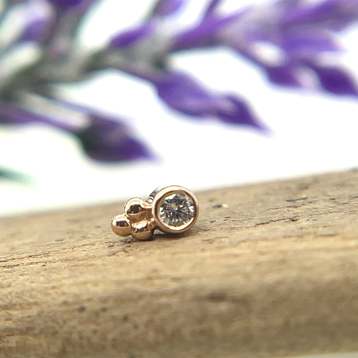 2mm Round Bezel with Tri Bead Accent - Agave in Bloom