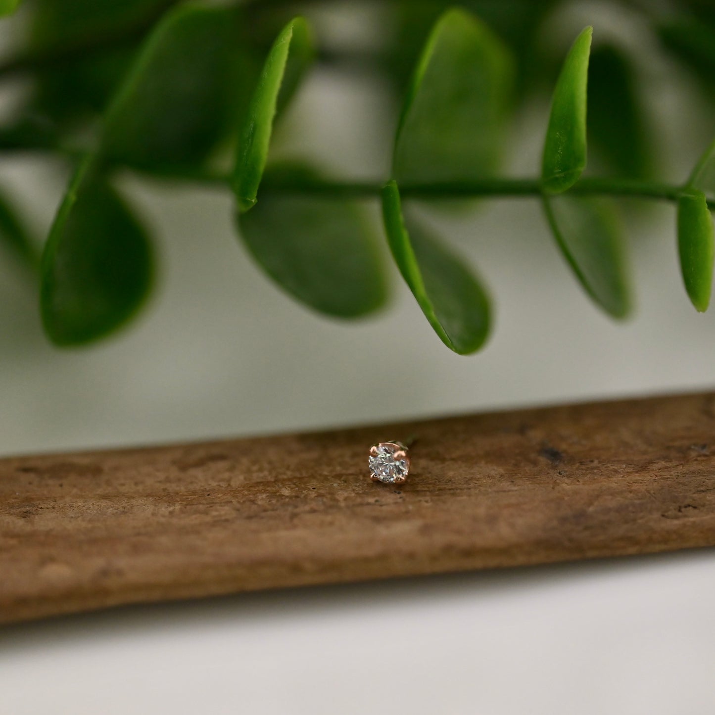 3mm Round 4 Prong - Threadless