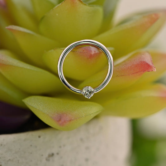 Fixed Ring with 2.5mm Round Prong - Nipple Orientation
