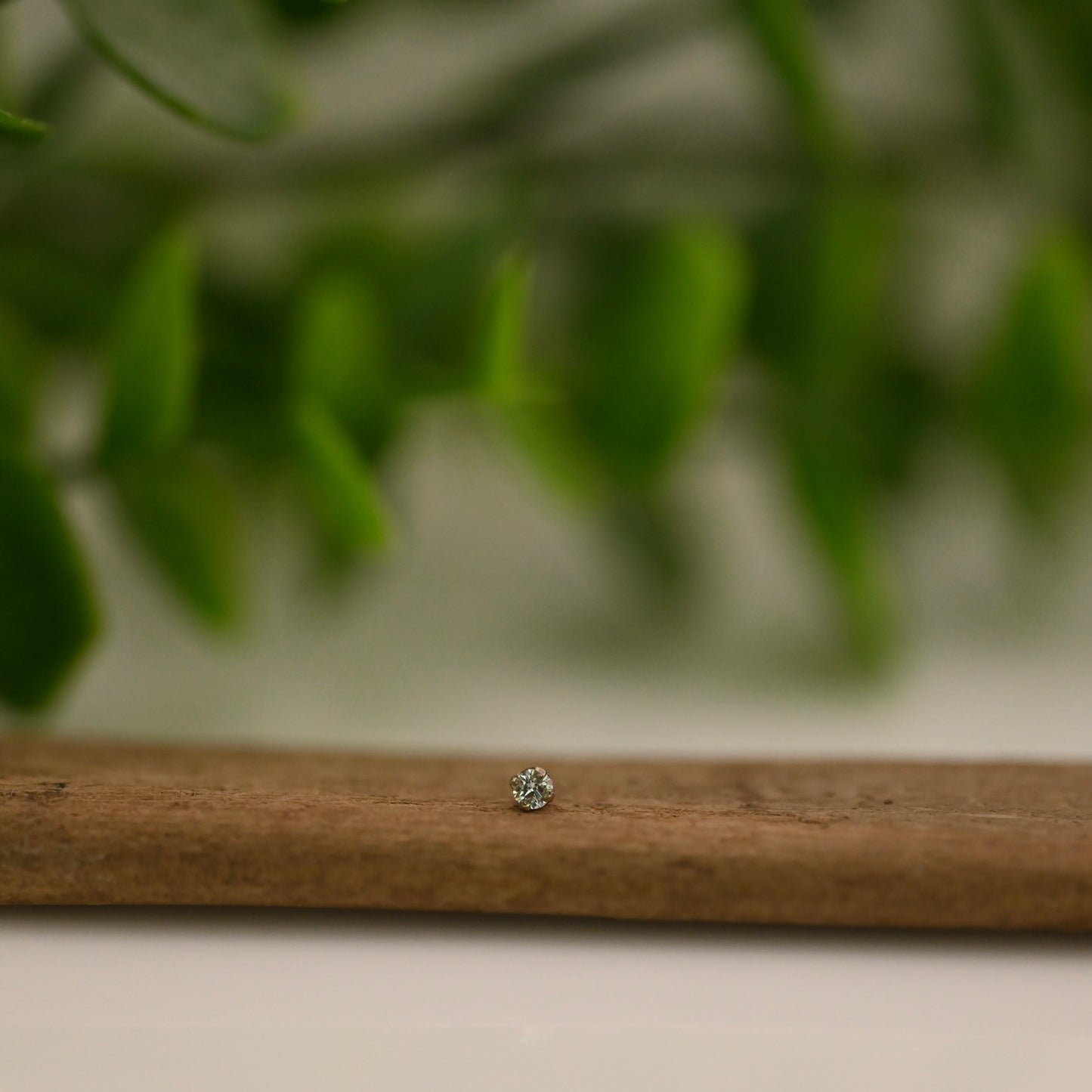 2mm Prong Set Gemstone