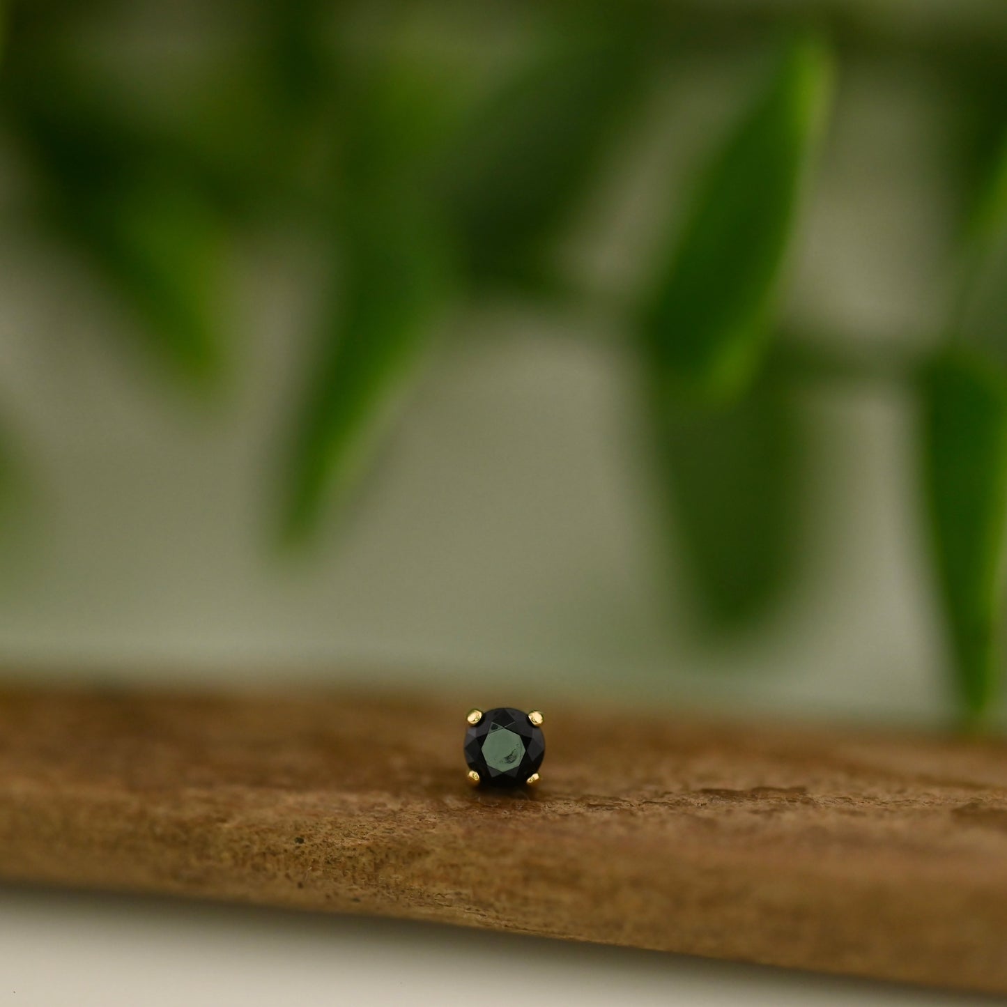 18K Gold Tiffany Prong Set Gem End