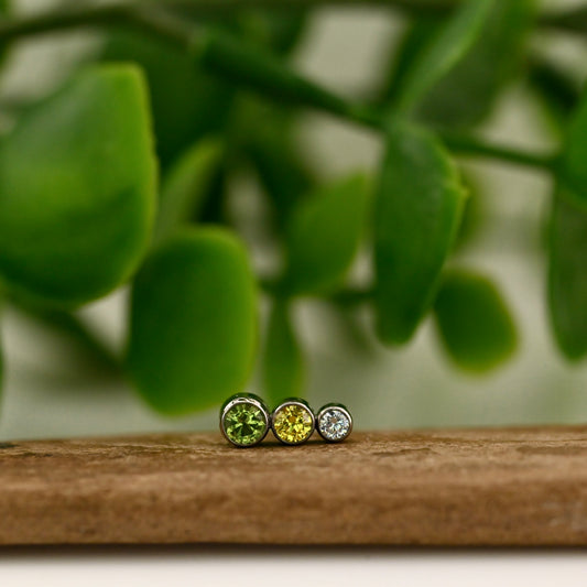 Titanium 3 Gem Graduated Straight Cluster