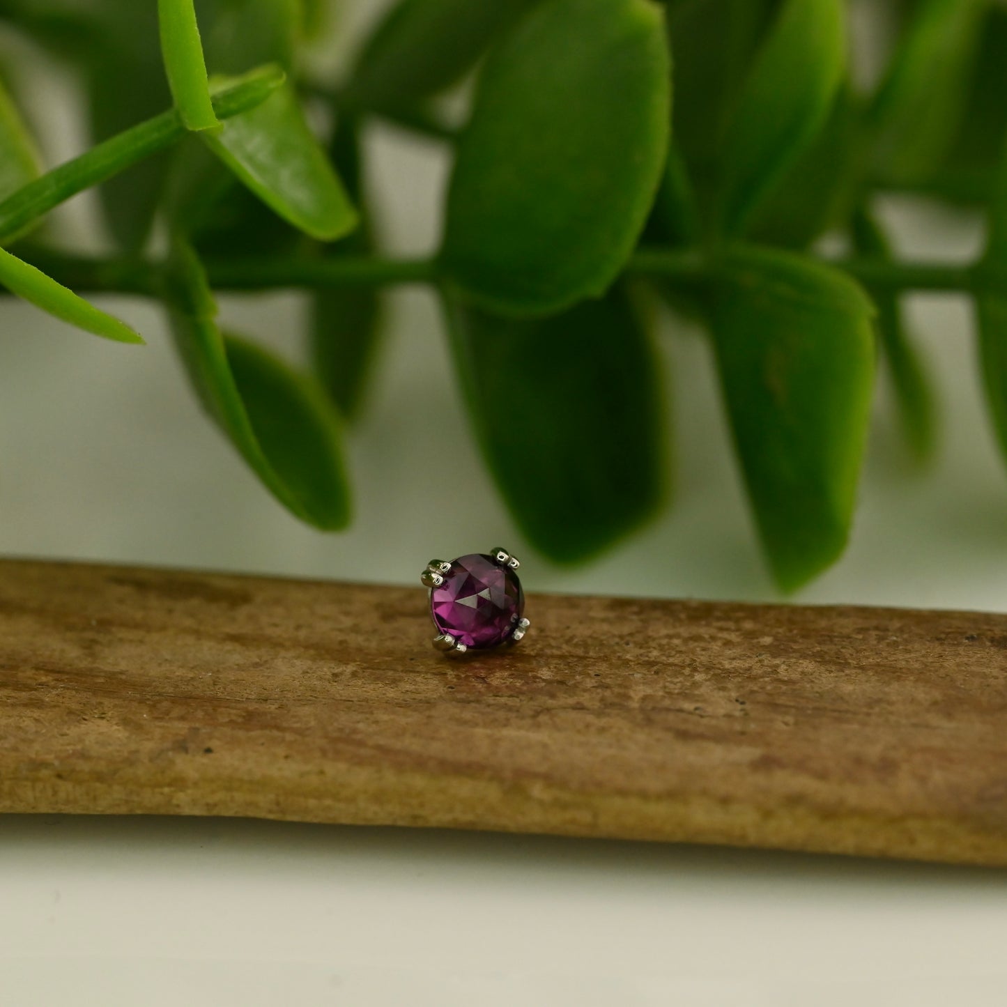 4mm Round Cab Prong - Threadless