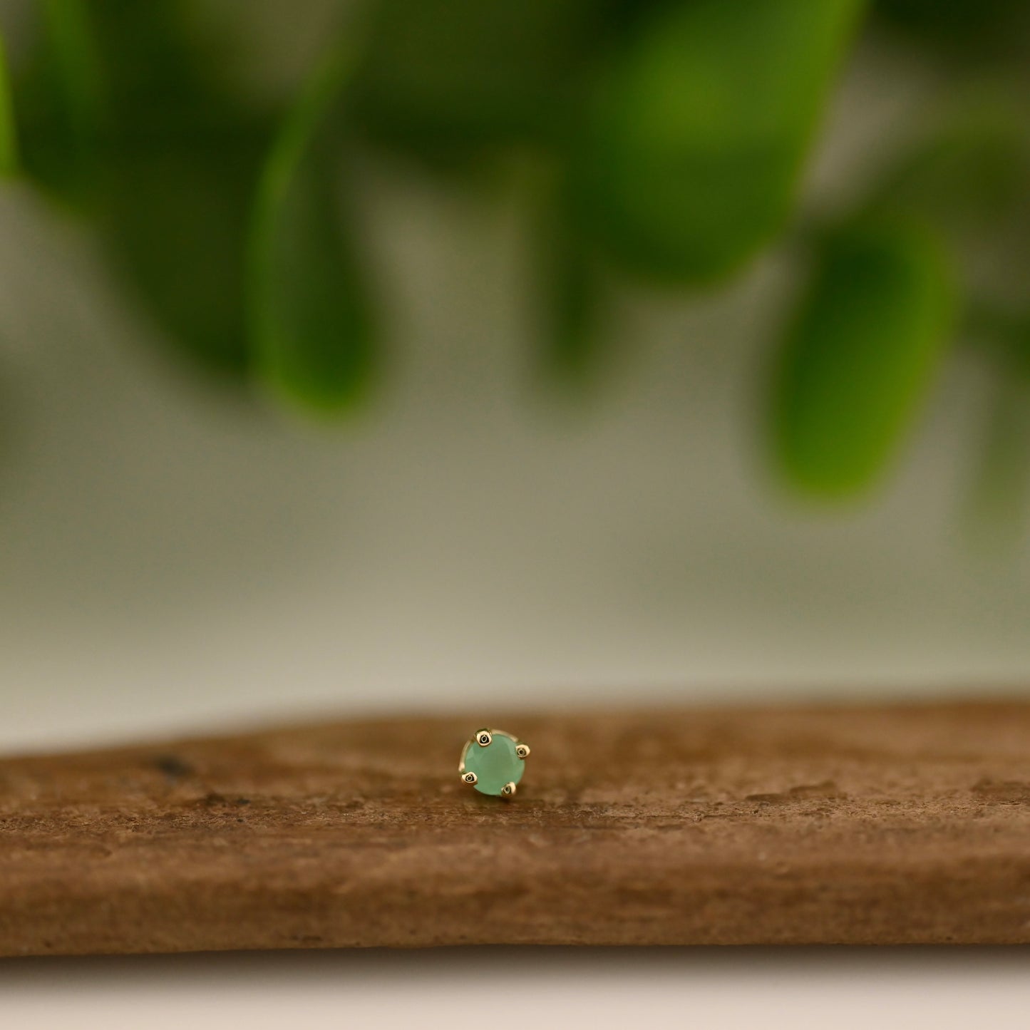 2.5mm Round 4 Prong  - Threadless