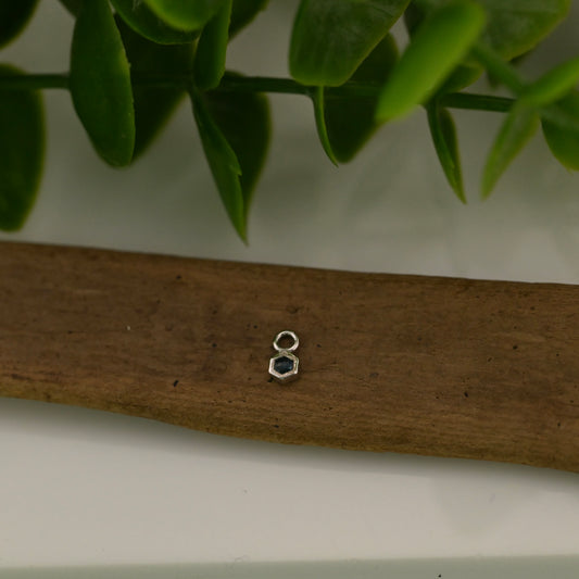 16g Charm with Honeycomb
