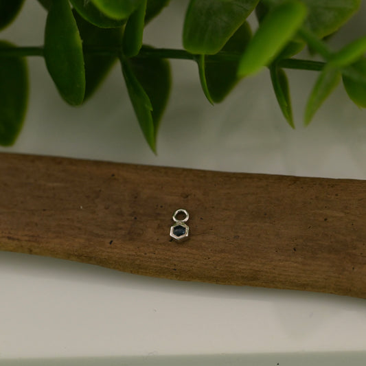 16g Charm with Honeycomb