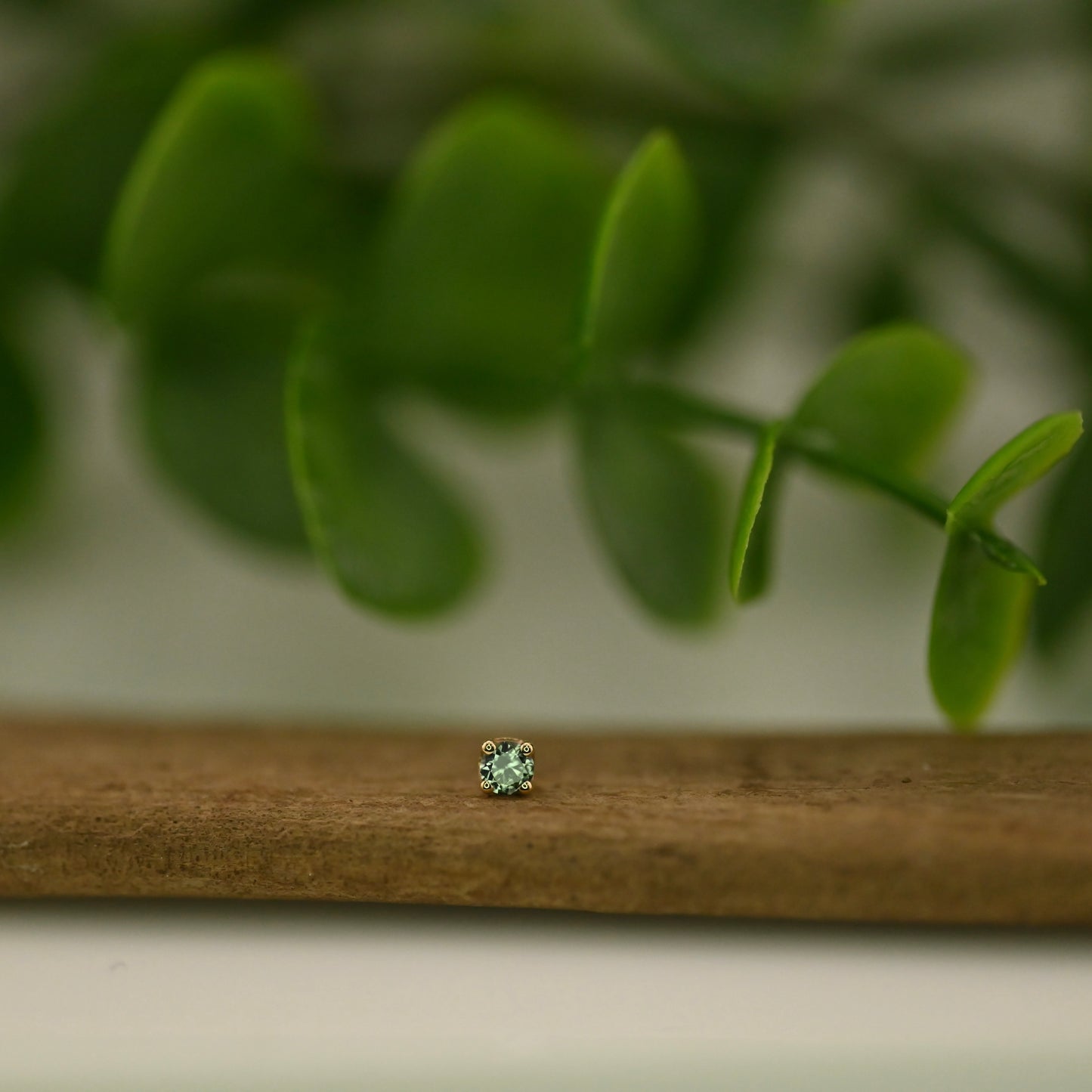 2.5mm Round 4 Prong  - Threadless