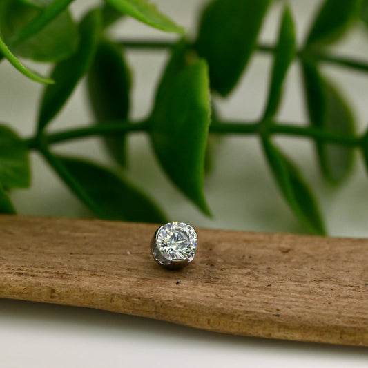 14g Threaded Titanium Prong Set Gem - 4mm