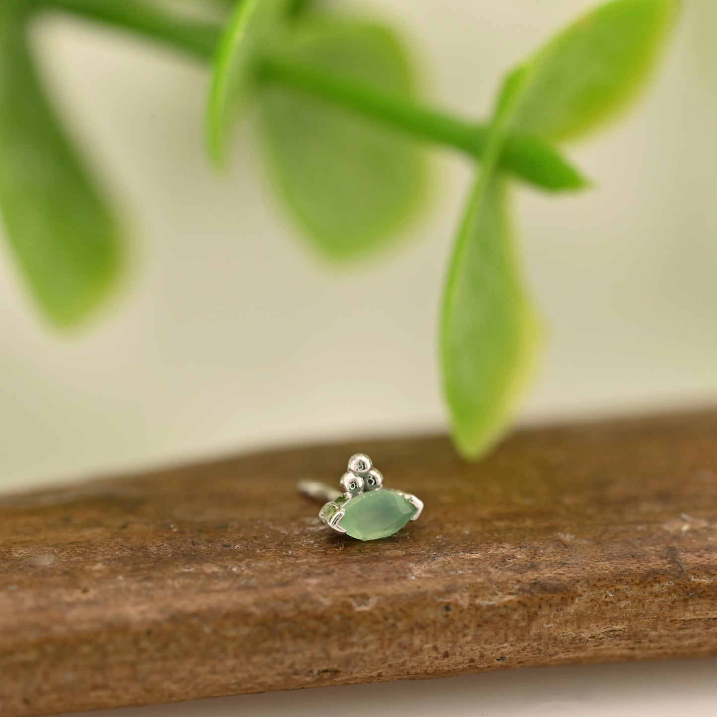 Marquise V Prong with Tri Bead