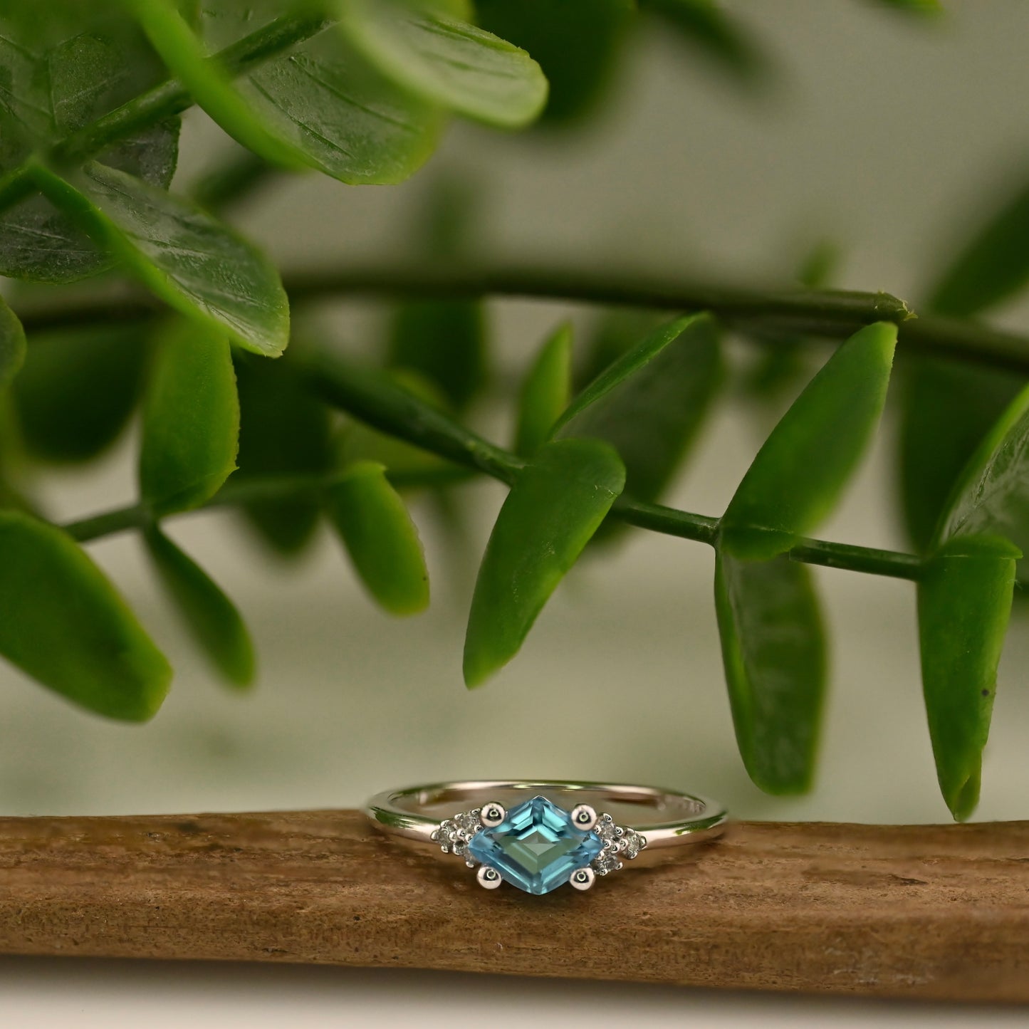 Diamond Shape Gemstone Ring