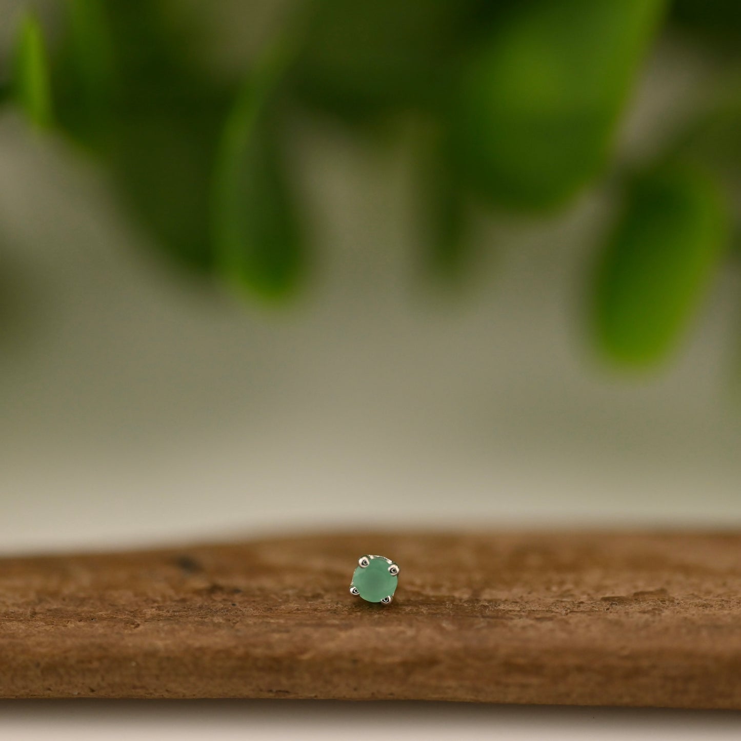 2.5mm Round 4 Prong  - Threadless