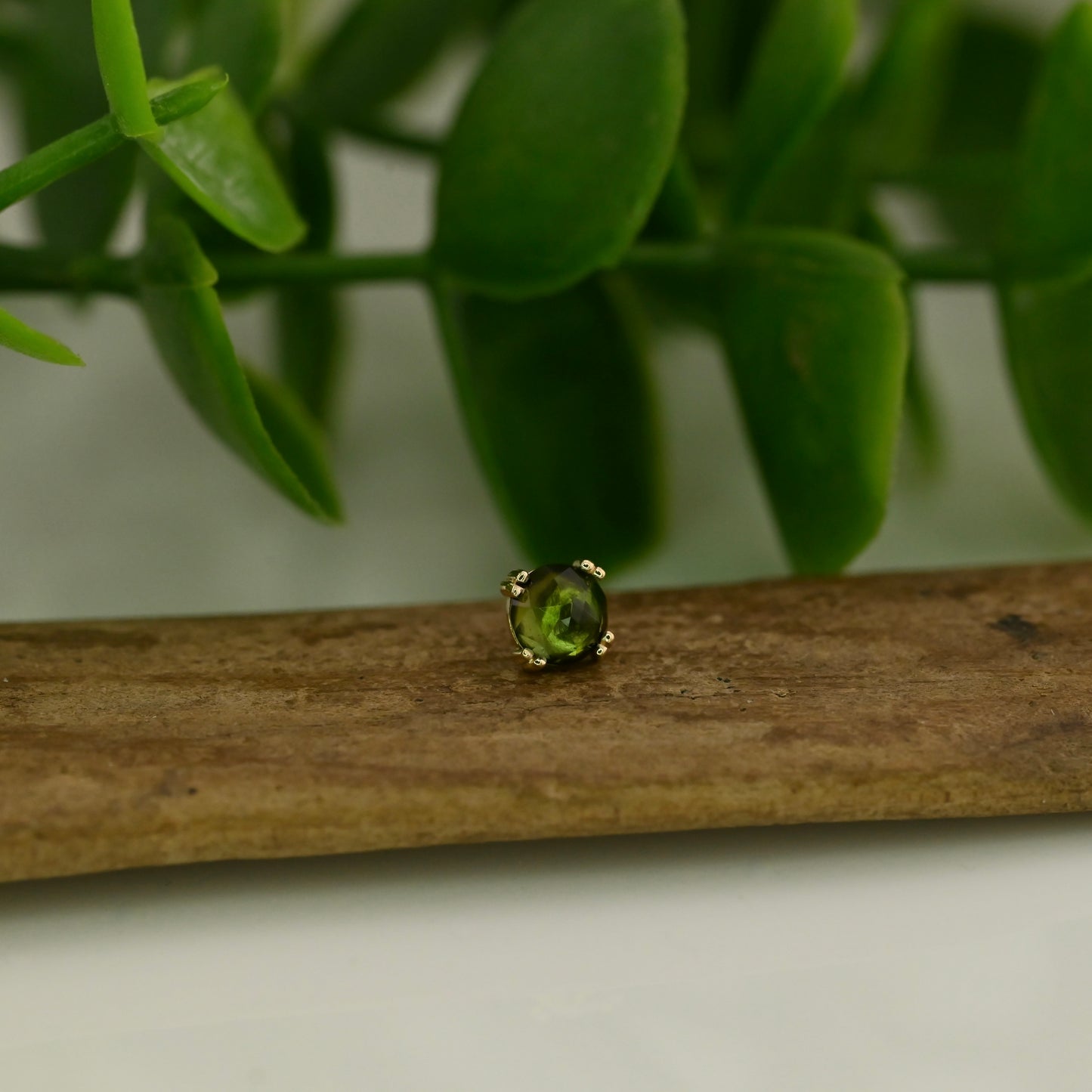 4mm Round Cab Prong - Threadless