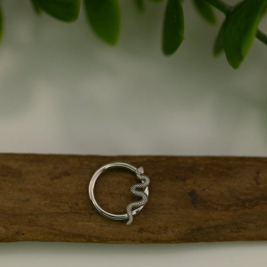 Delicate Snake Seam Ring - Nipple Orientation
