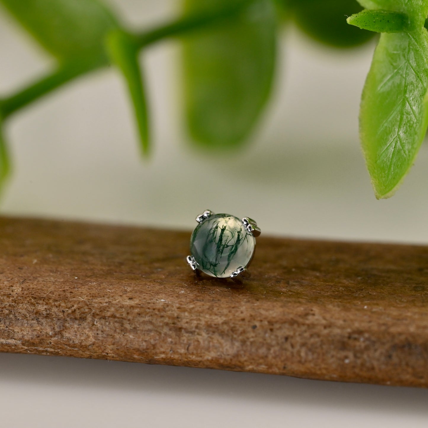 4mm Round Cab Prong - Threadless