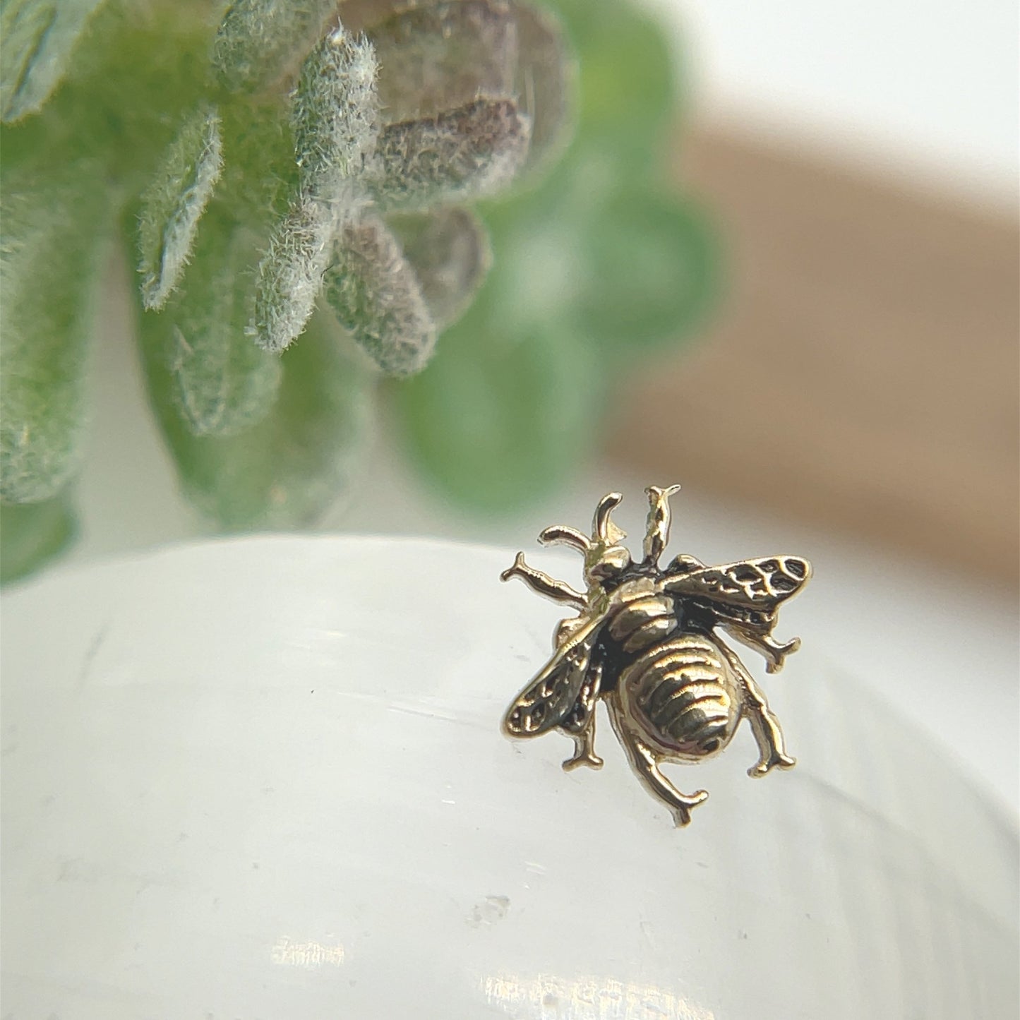 Bumblebee - 7mm - Antique - Threaded - Agave in Bloom