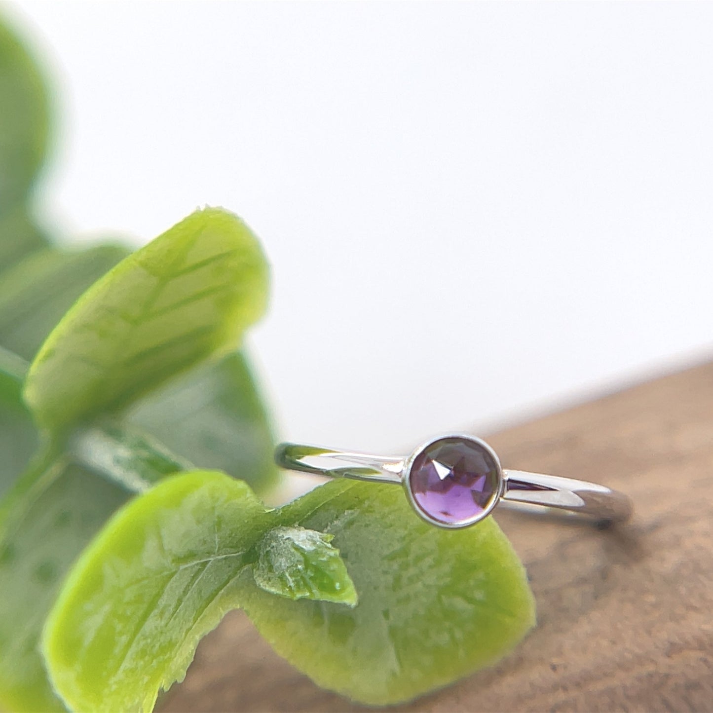 Fixed Ring with 2.5mm Open Back Round Bezel - Navel Orientation - Agave in Bloom
