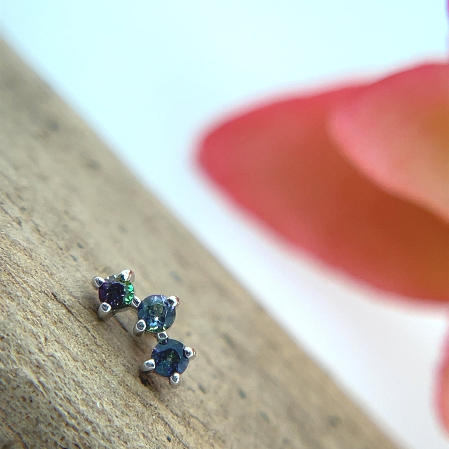 Muse - 1.5mm Gems - Threaded - Agave in Bloom