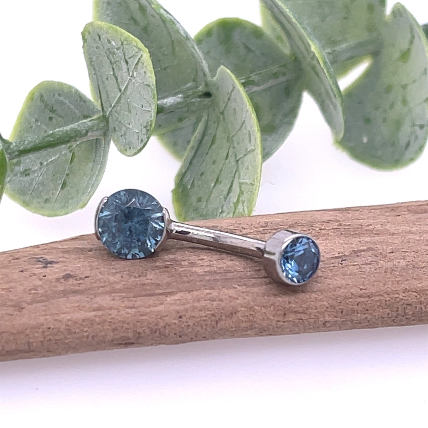 Titanium Round Gem Navel Curve - Agave in Bloom